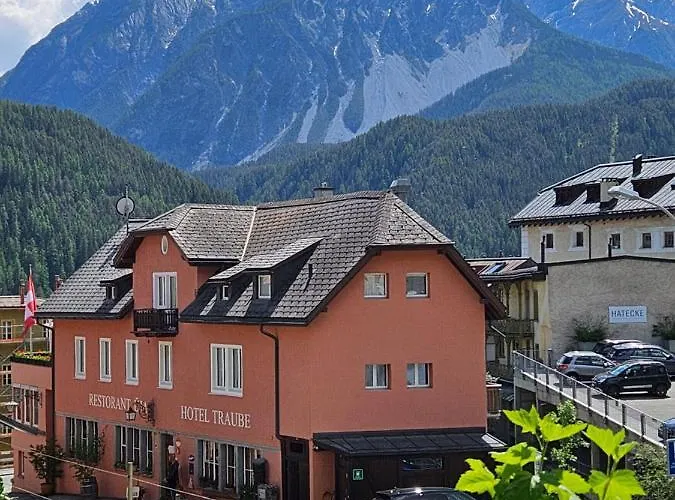 Hotel Traube Scuol
