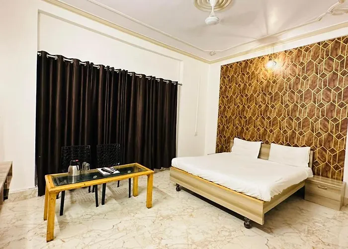 Hotel Varanasi Palace