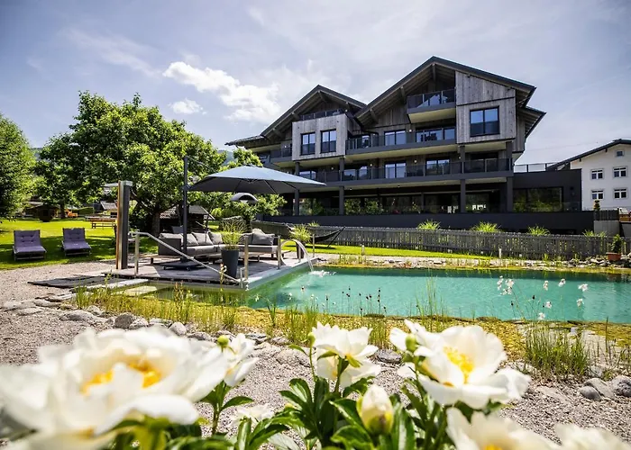 The Matthew - Copper Lodge Wagrain