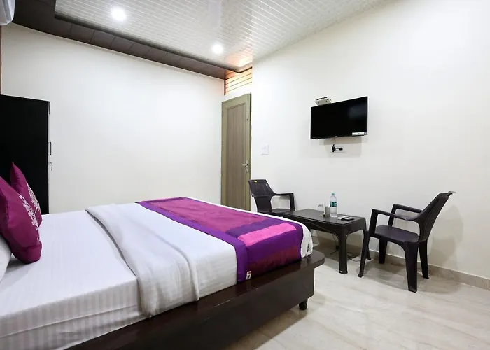 Oyo The Platinum Hotel Zirakpur
