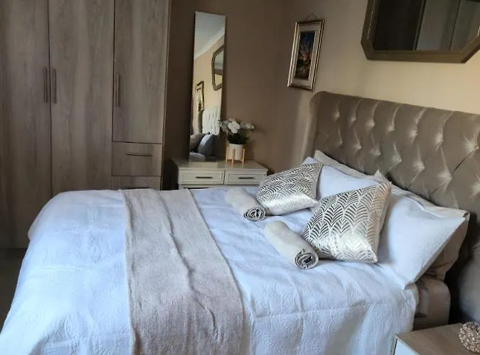 Charles Court Guest House Durban