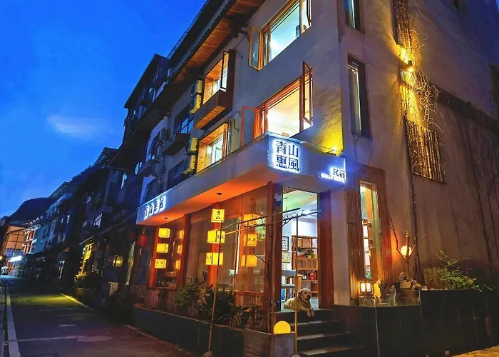 Wally House Hostel - Walk 5 Minutes To East Gate Of National Forest Park-Ticket Book Services-Free Laundry Facilities-Free Capsule Coffee-Tour Route Introduction And Tour Guide Arrangement Zhangjiajie
