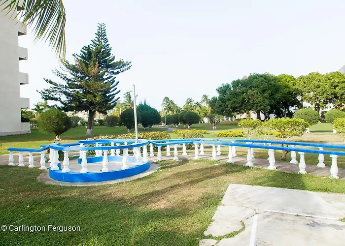 Turtle Towers Aparthotel Ocho Rios