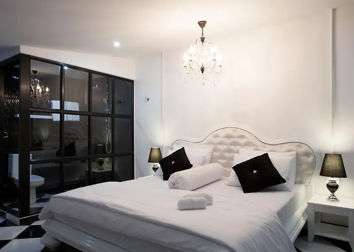 Meroom Phuket