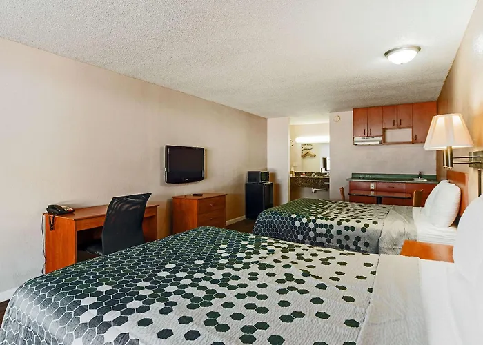 Econo Lodge Inn & Suites Near Bricktown Oklahoma City