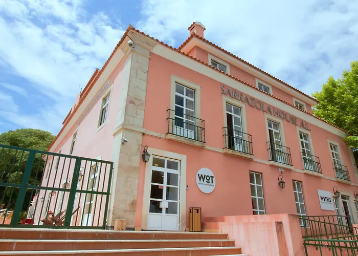 Sarrazola House Hotel Colares