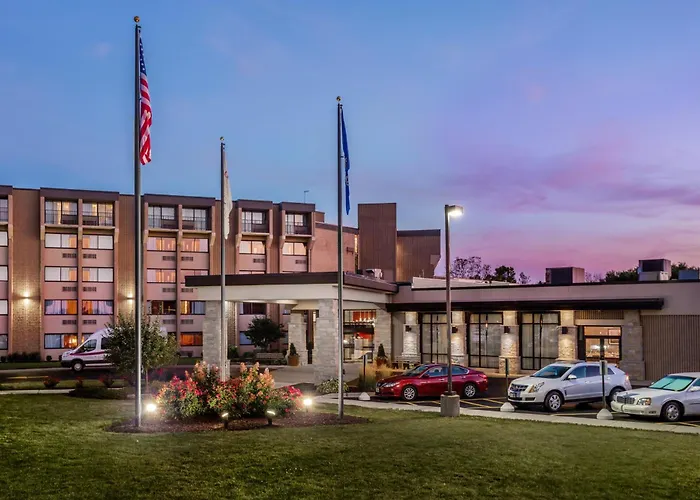 Hotel Crowne Plaza Milwaukee Airport By Ihg