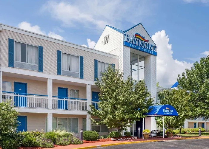 Baymont By Wyndham Peoria Hotel