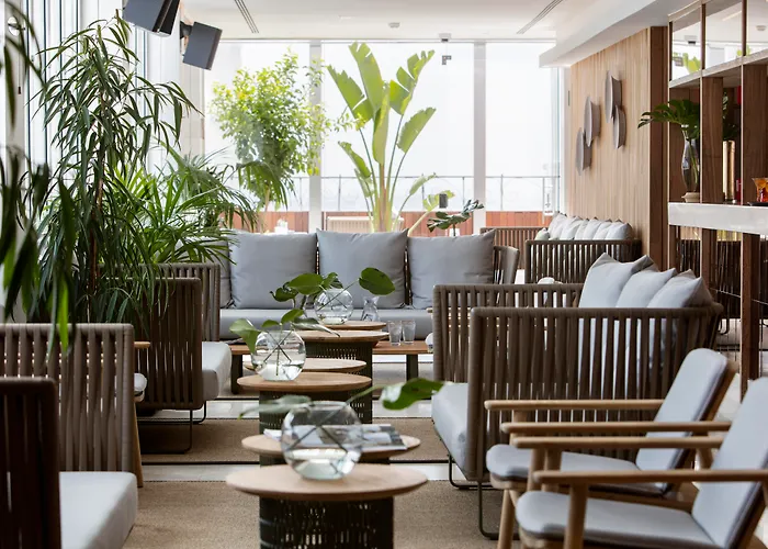 Me Madrid Reina Victoria By Melia Hotel