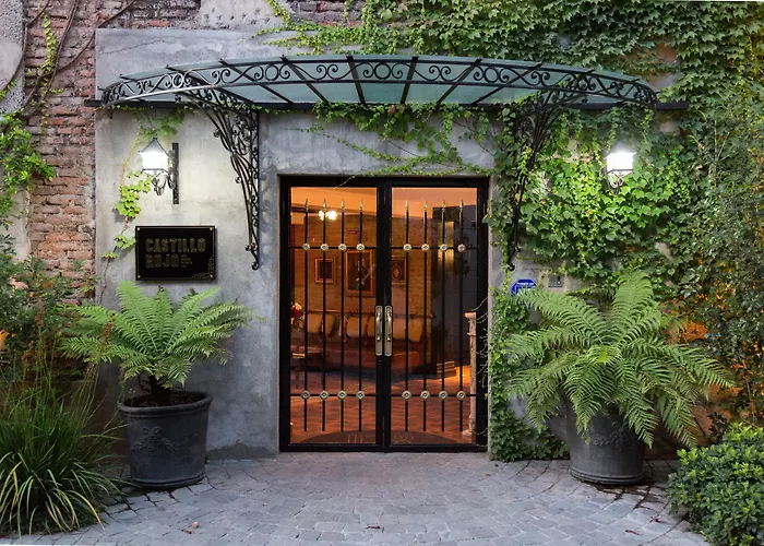 Hotel Boutique Castillo Rojo Santiago