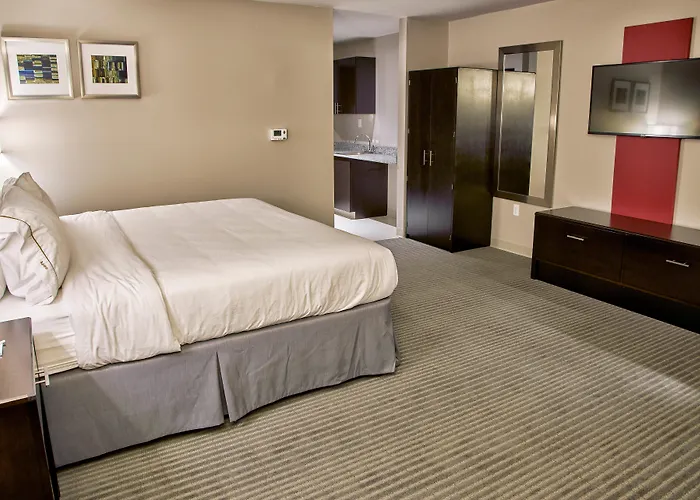 Holiday Inn Express & Suites Claremore By Ihg