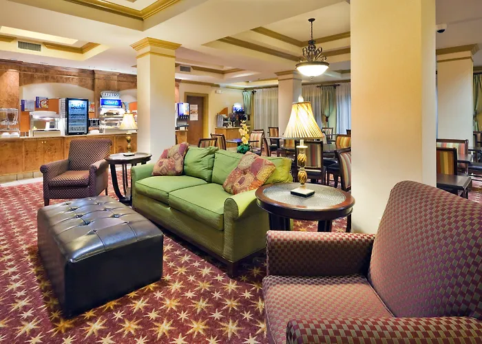 Holiday Inn Express Hotel & Suites Pell City