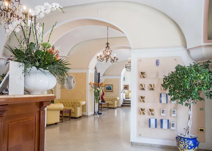 Lloyd'S Baia Hotel Vietri sul Mare
