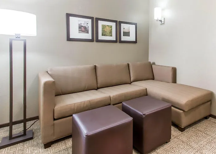 Comfort Suites West Omaha
