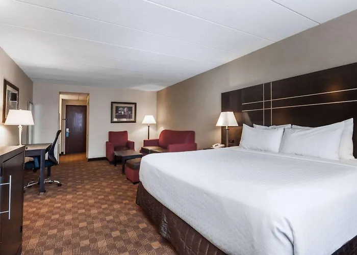 Wyndham Southbury Hotel