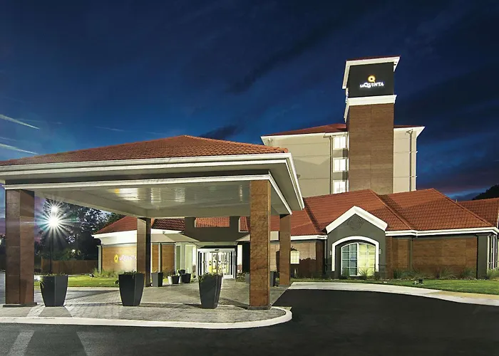 La Quinta By Wyndham Atlanta Conyers Hotel