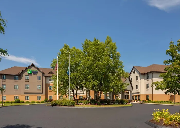 Holiday Inn Express & Suites Bradley Airport By Ihg Windsor Locks