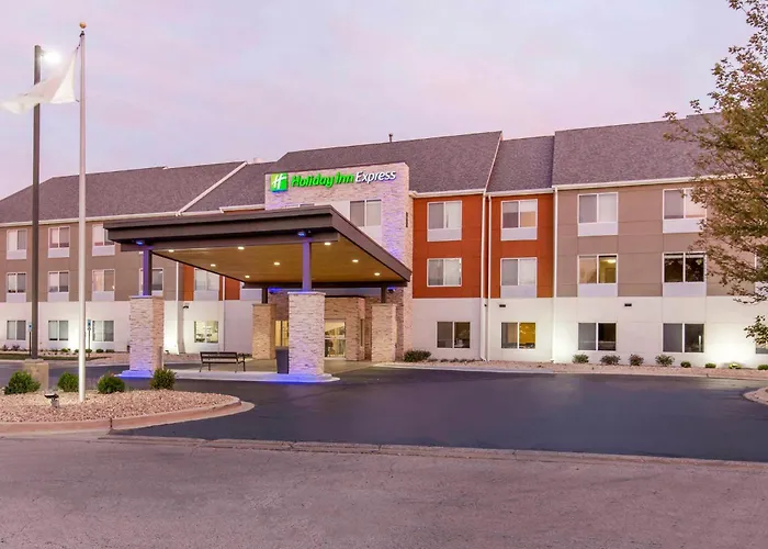 Holiday Inn Express & Suites Chicago West - St Charles By Ihg Saint Charles