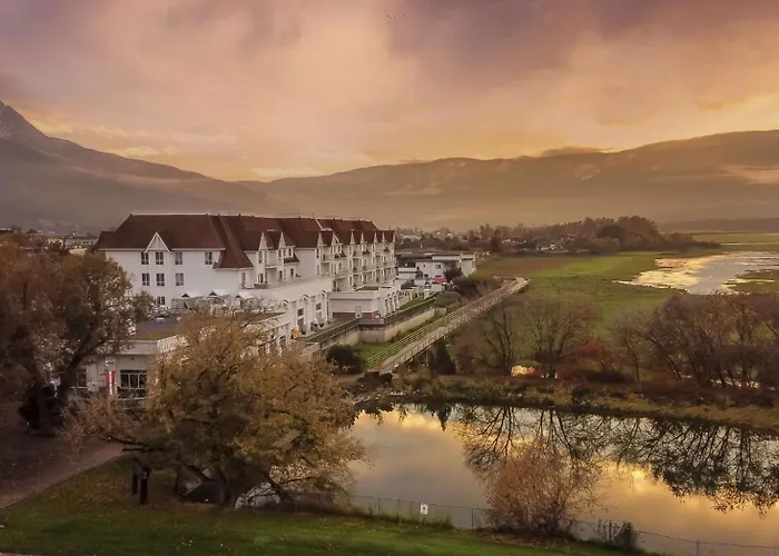 Prestige Harbourfront Resort, Worldhotels Luxury Salmon Arm