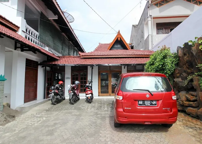 Reddoorz Plus Near Alun Alun Selatan Yogyakarta
