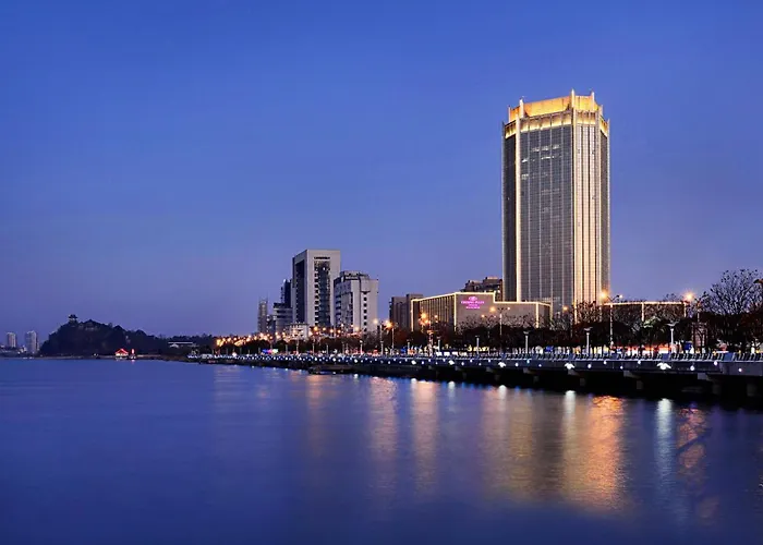 Crowne Plaza Zhenjiang By Ihg Hotel