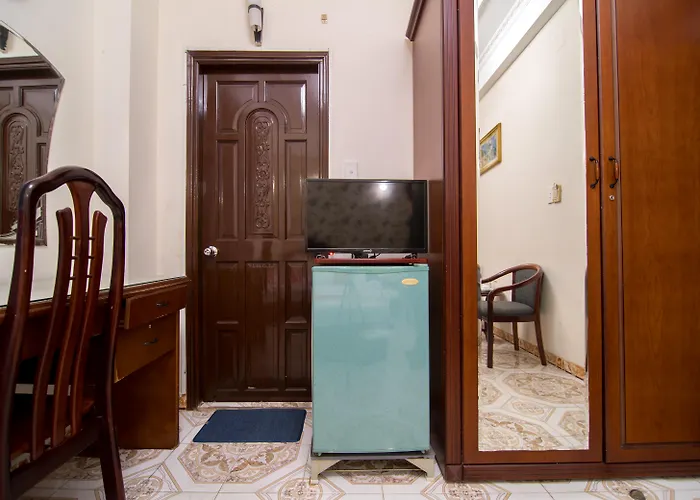 RedDoorz Tan Hoang Long Hotel Nguyen Van Cu TP. Hồ Chí Minh