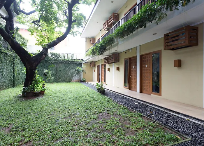Reddoorz Plus Near Cilandak Town Square 2 Jakarta