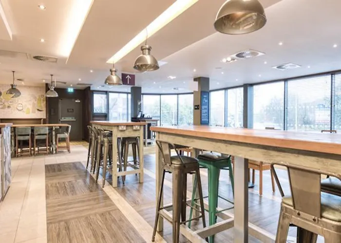 Premier Inn Premier Inn Wokingham Town Centre