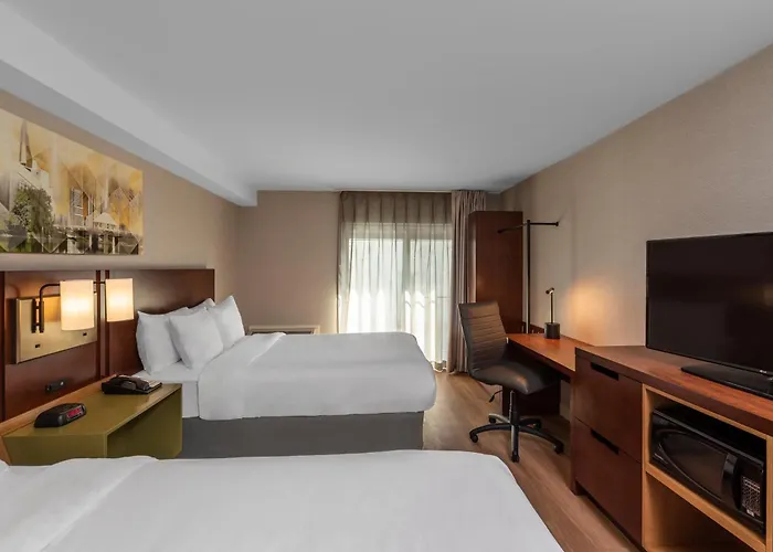 Comfort Inn Newmarket - Aurora