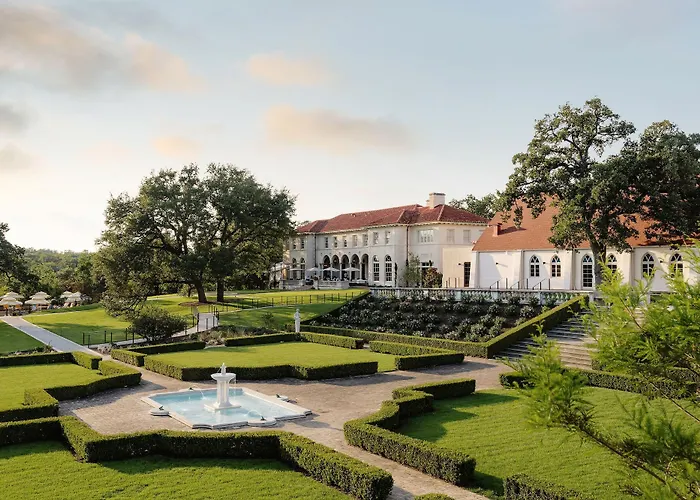 Commodore Perry Estate, Auberge Collection Austin