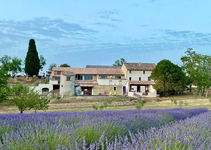 Chambre à la ferme au milieu des lavandes Valensole