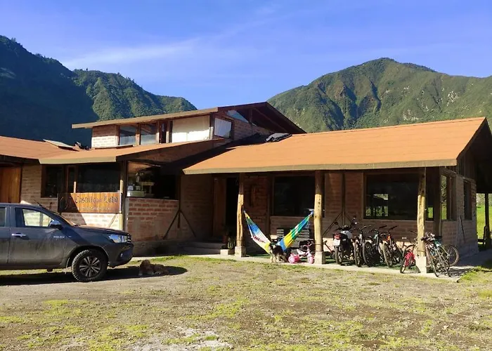El Castillo Del Lobo Pululahua Quito