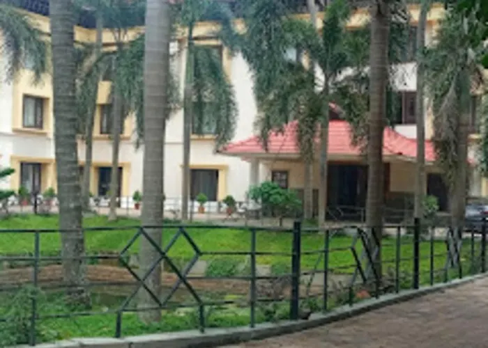 Kottaram Hotels Ottaplam Palakkad