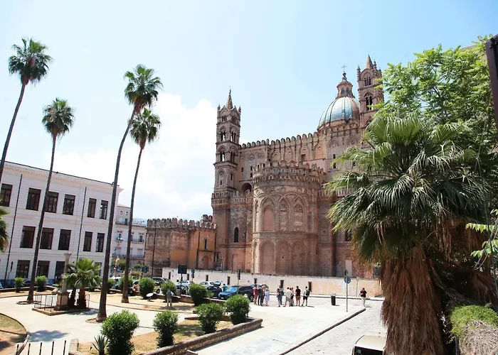 Alle Absidi Della Cattedrale Palerme