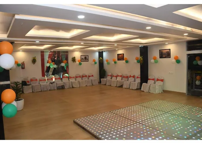 Hotel Ganga Kaveri Varanasi