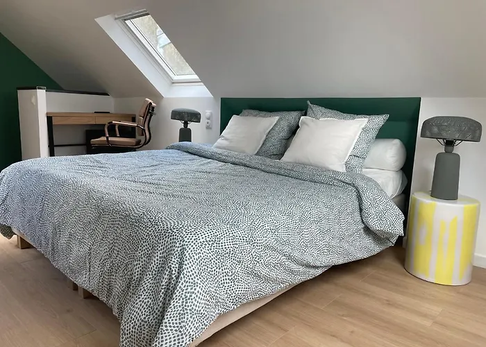 Au Troisieme Bed & Breakfast Concarneau