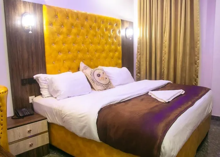 De Baylux Hotel & Suites Lagos