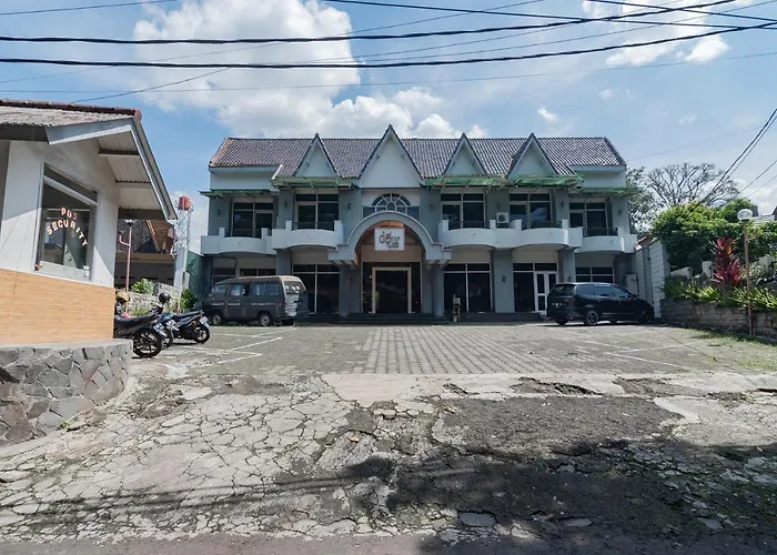 Dequr Hotel Dipati Ukur Mitra Reddoorz Bandung