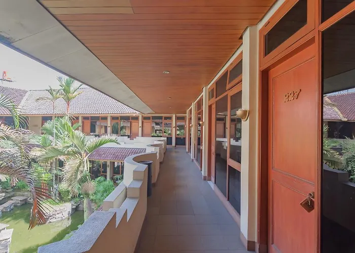 Dequr Hotel Dipati Ukur Mitra Reddoorz Bandung