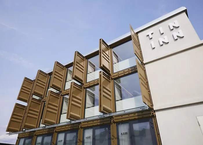 TIN INN Montabaur l einfach gut - Nachhaltiges Hotel aus Überseecontainern