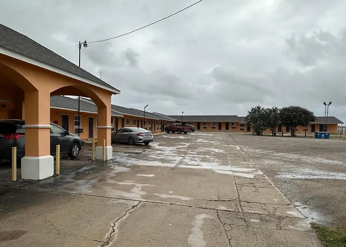 Roadside Inn Floresville