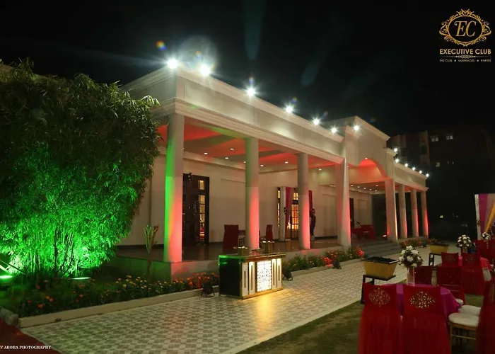Executive Club Hotel Bareilly