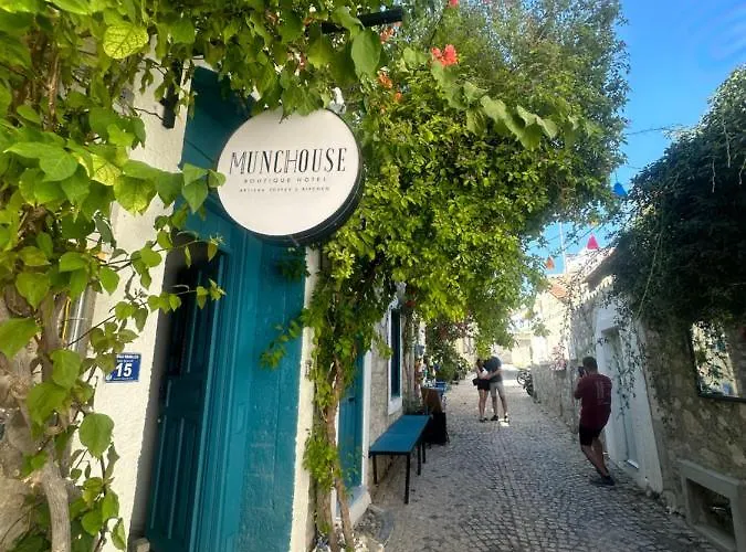 Munch House Otel Çeşme