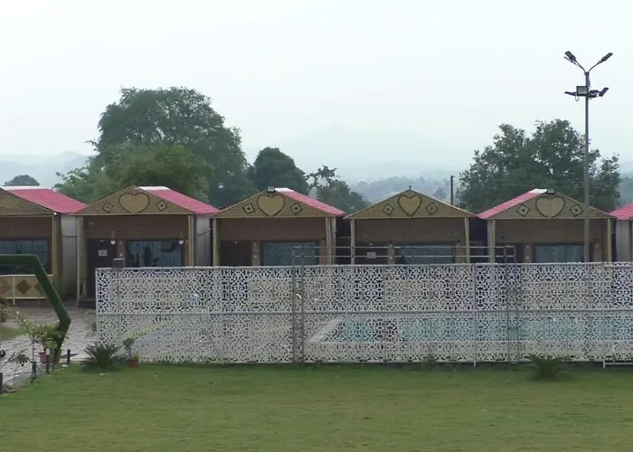 Midwaay Resort Patratu