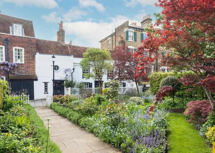 Clarendon Cottage Enfield