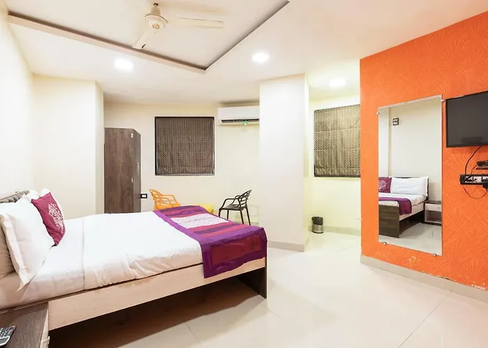 Hotel Girgaon Palace Near Chowpatty Beach Mumbai