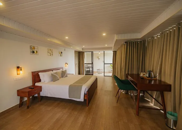 Misty Courtyard Resort Chinnakanal