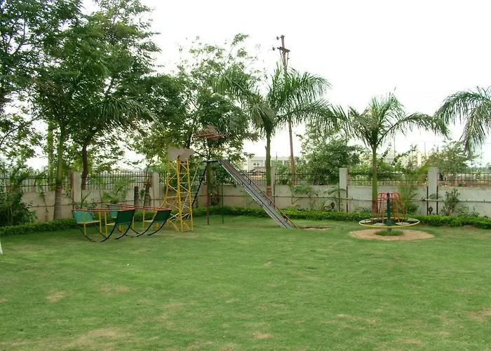 Vip'S Club Hotel Raipur 