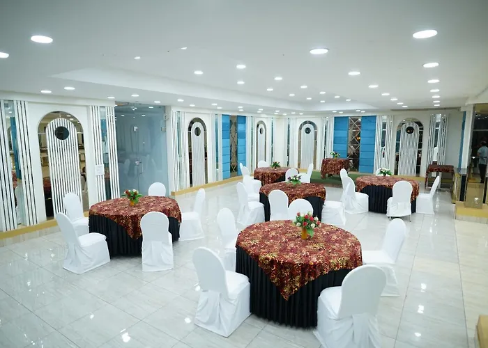 Golden Hut, Derabassi Hotel Dera Bassi