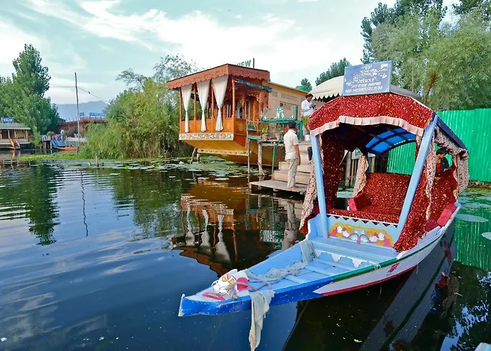Green View Group Of Houseboats Srinagar 